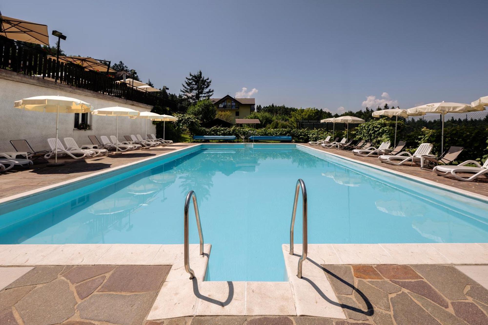 Hotel Scoiattolo Базельга-ди-Пине Экстерьер фото