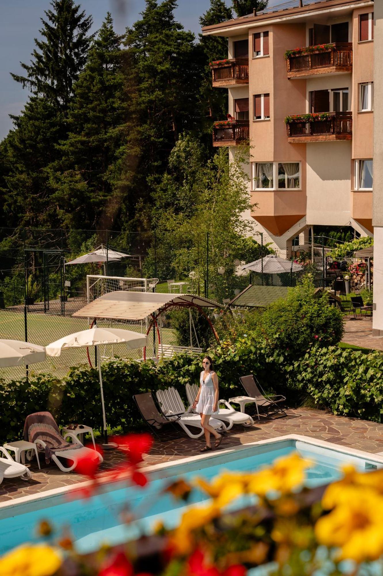 Hotel Scoiattolo Базельга-ди-Пине Экстерьер фото